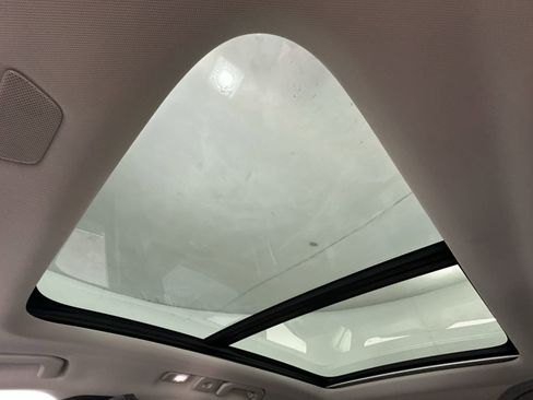 Used 2025 Volvo XC60 B5 Plus image 22