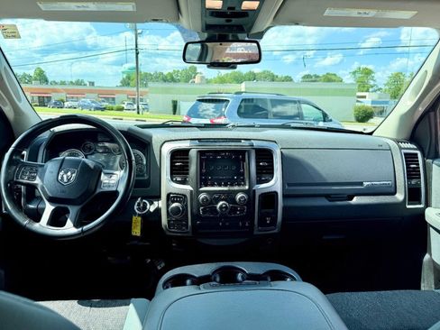 Used 2019 RAM 1500 Big Horn AWD/4WD image 11