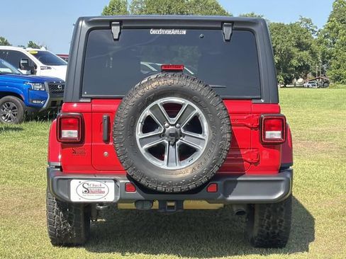 Used 2020 Jeep Wrangler Unlimited Sahara AWD/4WD image 8
