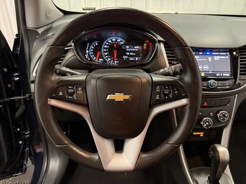 Used 2022 Chevrolet Trax LT w/ Driver Confidence Package AWD/4WD image 16