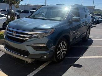 Used 2017 Honda Pilot Touring video 1