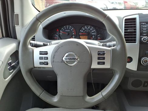 Used 2018 Nissan Frontier SV image 17