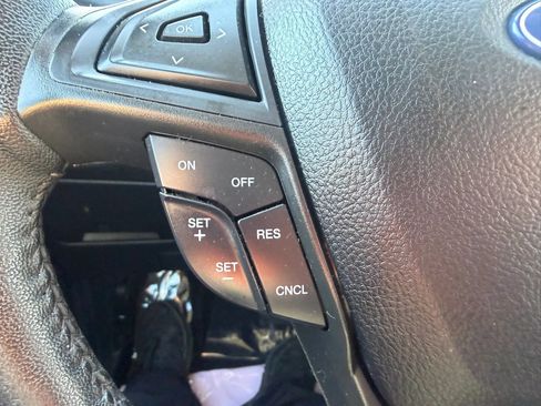 Used 2022 Ford Edge SEL AWD/4WD image 14