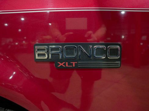 Used 1995 Ford Bronco XLT AWD/4WD image 22