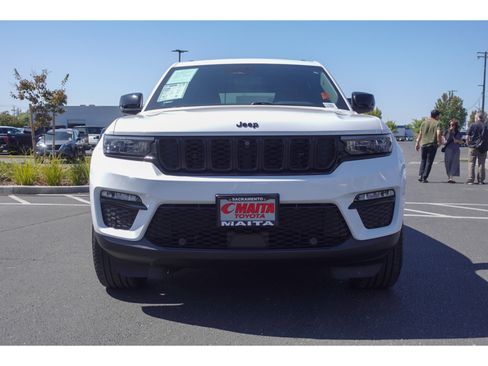 Used 2025 Jeep Grand Cherokee Limited w/ Luxury Tech Group II AWD/4WD image 8