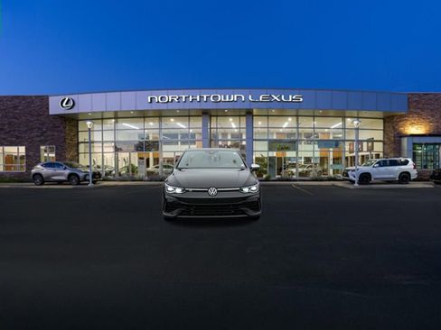 Used 2022 Volkswagen Golf R image 19