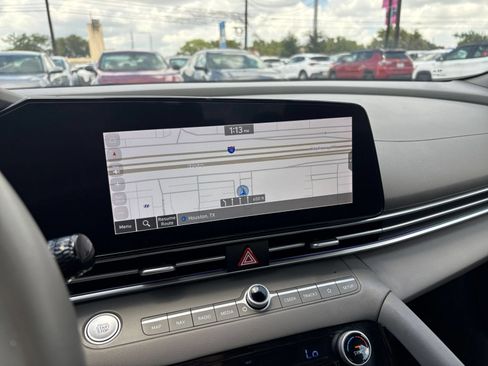 Used 2025 Hyundai Elantra SEL FWD image 20