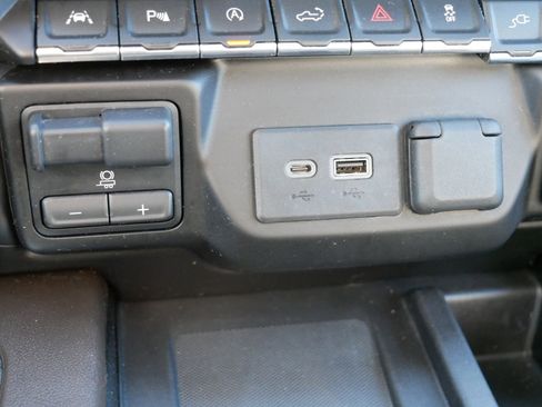 Used 2021 Chevrolet Silverado 1500 LTZ w/ LTZ Premium Package image 31