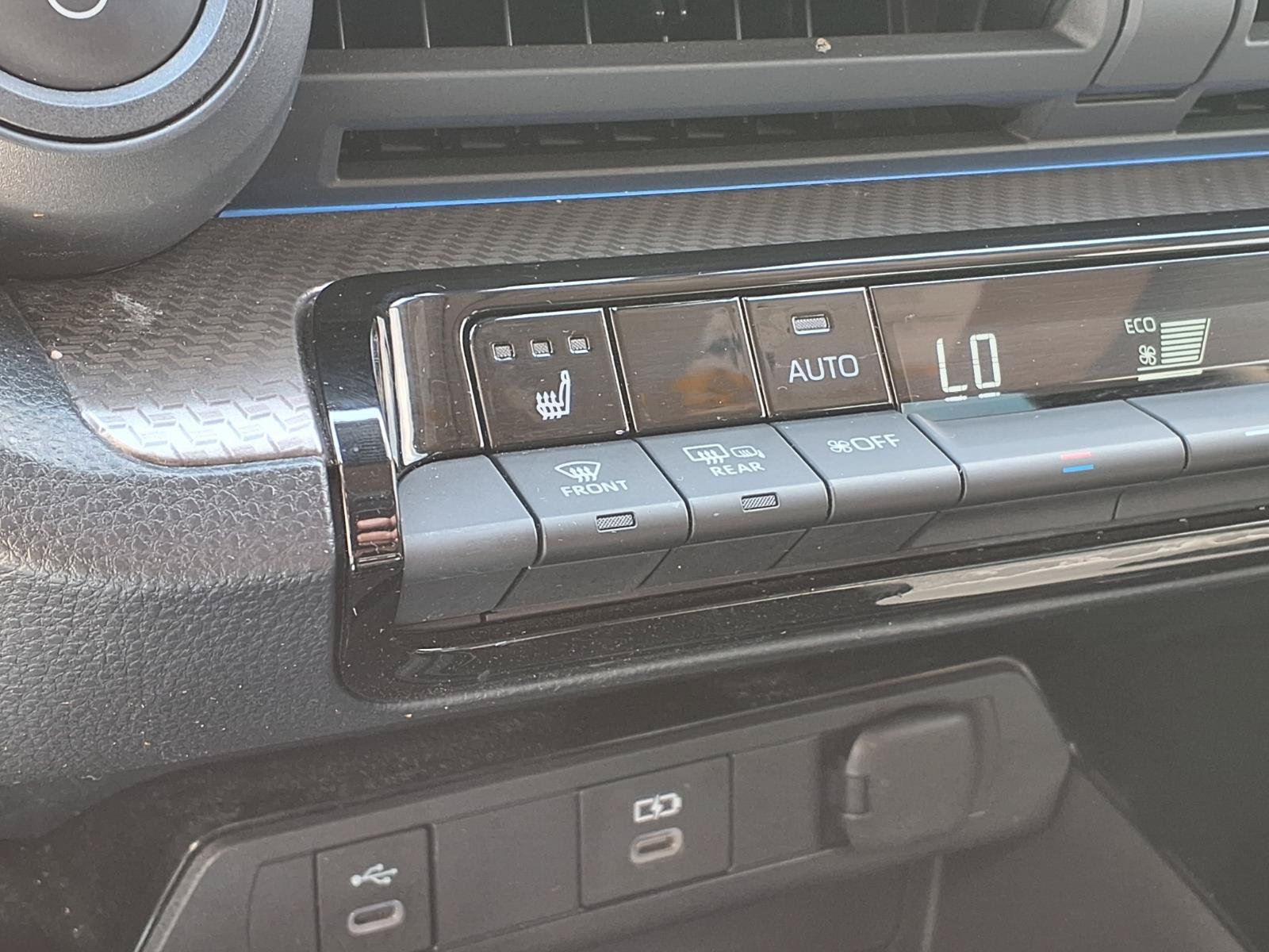 Certified 2024 Toyota Prius XLE FWD image 14