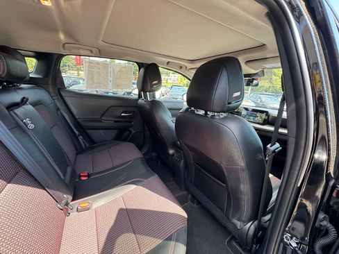 Used 2025 Nissan Kicks SR w/ SR Premium Package AWD/4WD image 23
