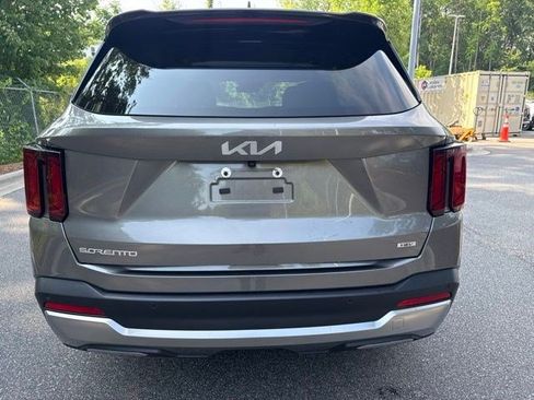 Used 2025 Kia Sorento EX AWD/4WD image 14