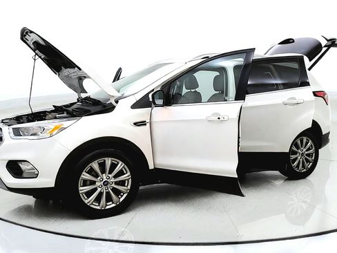 Used 2017 Ford Escape Titanium FWD image 11