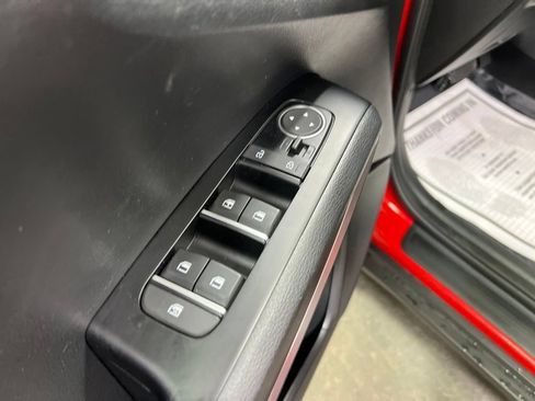 Used 2025 Kia Soul LX w/ LX Technology Package FWD image 19