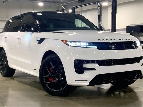 New 2026 Land Rover Range Rover Sport Dynamic SE image 2