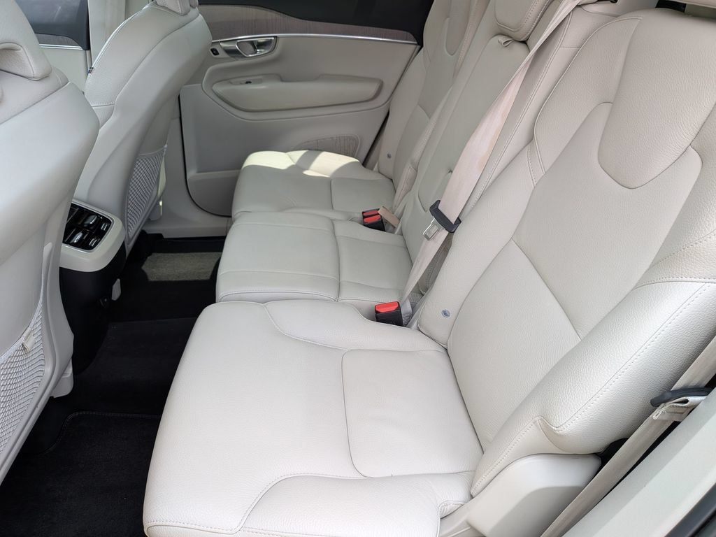 Used 2023 Volvo XC90 B6 Plus AWD/4WD image 28