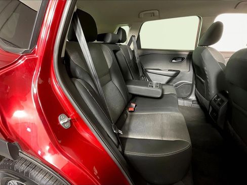 Certified 2022 Nissan Rogue SV image 26