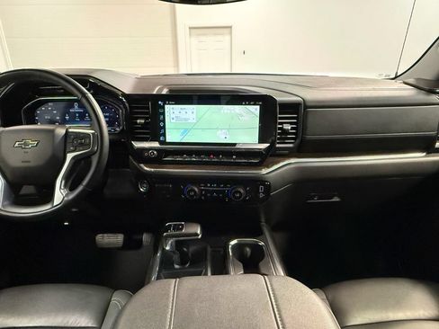 Used 2025 Chevrolet Silverado 1500 RST w/ Redline Edition AWD/4WD image 18