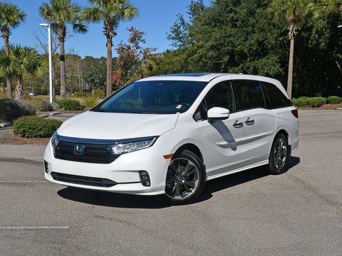 Used 2023 Honda Odyssey Elite image 6