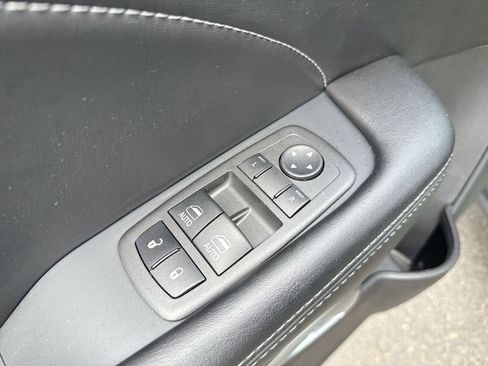 Used 2022 Dodge Challenger R/T w/ Plus Package image 13