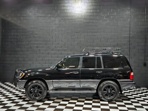 Used 2004 Lexus LX 470 4WD image 2