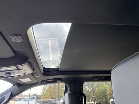 Used 2023 Chevrolet Tahoe RST image 33