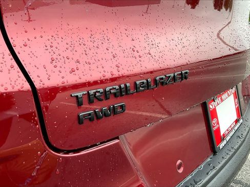 Used 2023 Chevrolet TrailBlazer RS w/ Convenience Package AWD/4WD image 19