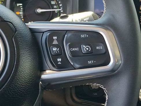 Used 2025 Jeep Wrangler Unlimited Sahara w/ Safety Group AWD/4WD image 21
