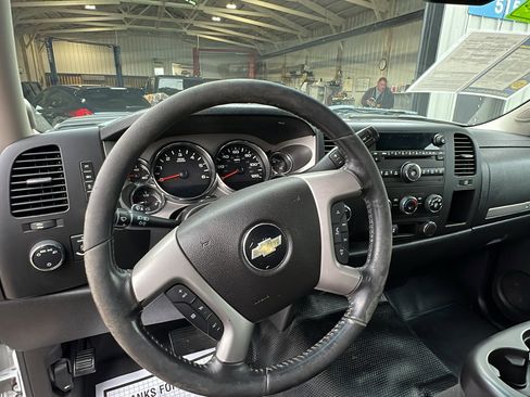 Used 2014 Chevrolet Silverado 2500 LT w/ Convenience Package AWD/4WD image 13