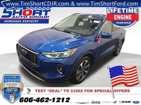 Used 2023 Ford Escape Platinum image 1