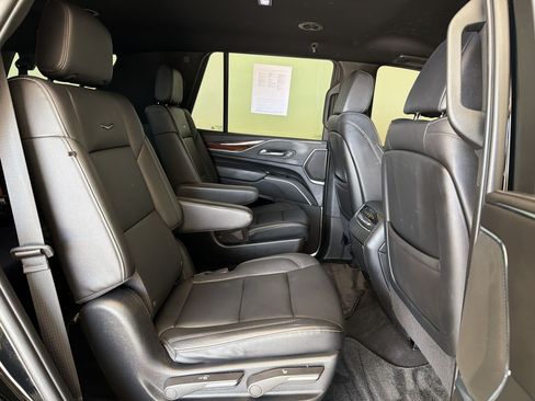 Used 2022 Cadillac Escalade Luxury AWD/4WD image 29