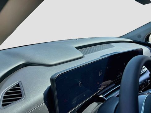 New 2026 Kia Carnival FWD image 9