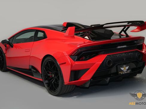 Used 2023 Lamborghini Huracan STO image 7