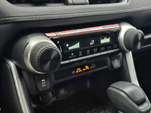 Certified 2025 Toyota RAV4 LE image 26