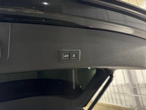 Used 2021 Audi e-tron Premium w/ Convenience Plus Package AWD/4WD image 52