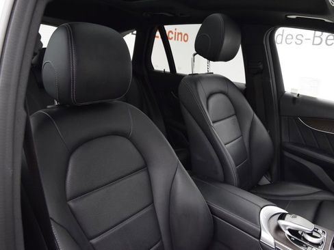 Used 2019 Mercedes-Benz GLC 350e 4MATIC image 17