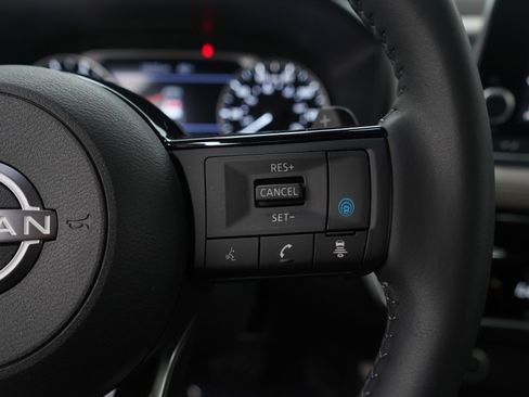 Used 2023 Nissan Rogue SL image 28