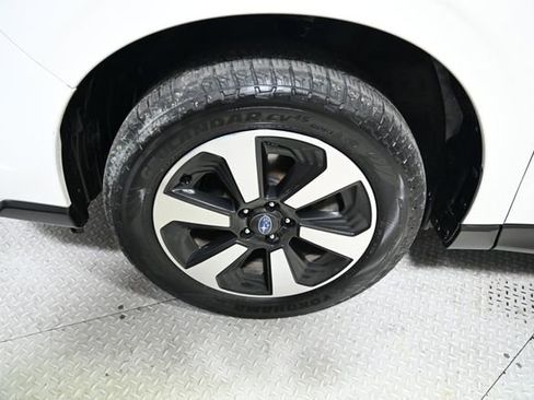 Used 2018 Subaru Forester 2.5i Premium image 19