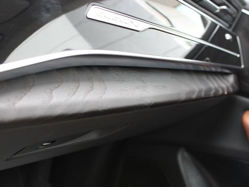 Used 2022 Audi Q8 Premium Plus AWD/4WD image 21