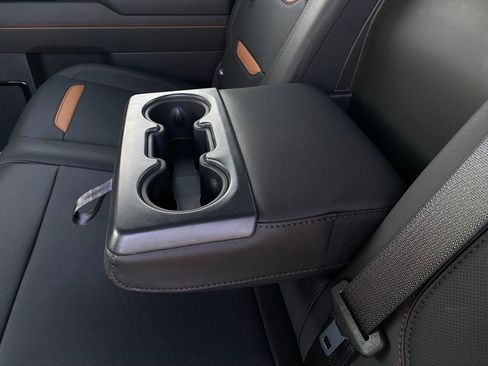 Used 2025 GMC Sierra 2500 AT4 w/ AT4 Preferred Package image 32