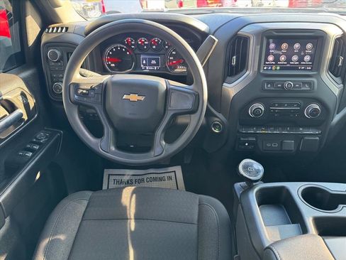 Used 2025 Chevrolet Silverado 2500 Custom w/ Custom Value Package image 12