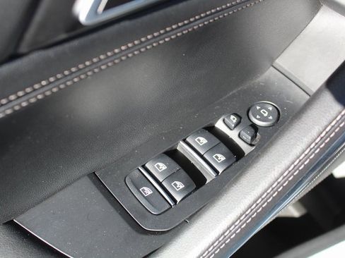 Used 2024 BMW X6 xDrive40i w/ Premium Package image 42