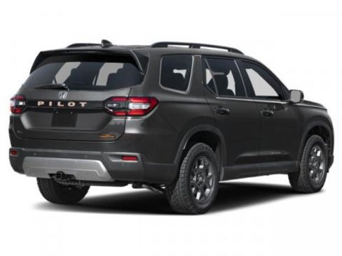 Certified 2026 Honda Pilot TrailSport image 2