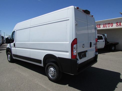 Used 2025 RAM ProMaster 2500 w/ Convenience Group image 10