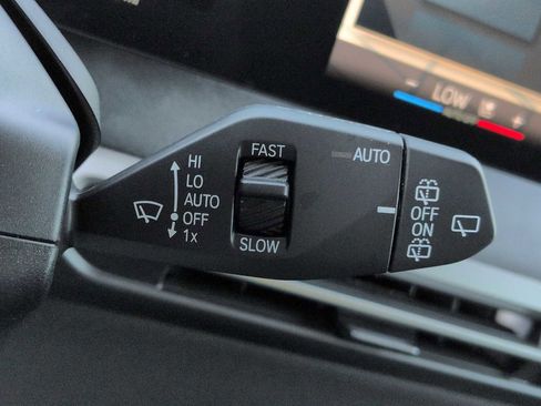 Used 2026 BMW iX xDrive60 w/ M Sport Package AWD/4WD image 27