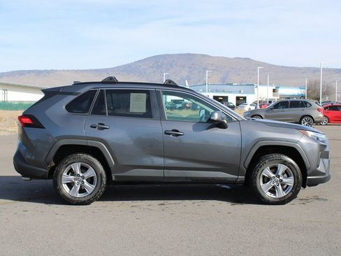 Used 2022 Toyota RAV4 XLE image 6
