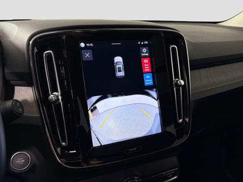 Certified 2025 Volvo XC40 B5 Core image 14