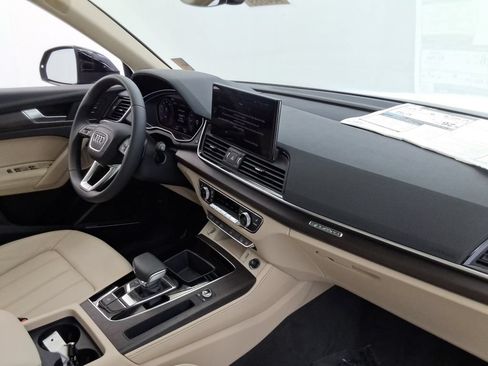 Used 2025 Audi Q5 2.0T Premium Plus w/ Premium Plus Package AWD/4WD image 22