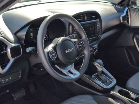 Certified 2025 Kia Soul LX w/ LX Technology Package FWD image 14