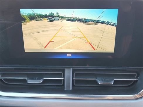 Certified 2024 Chevrolet Trax LT w/ Sunroof Package image 19