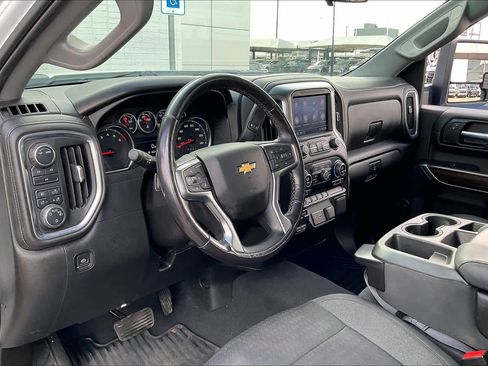Used 2021 Chevrolet Silverado 2500 LT w/ Convenience Package image 17